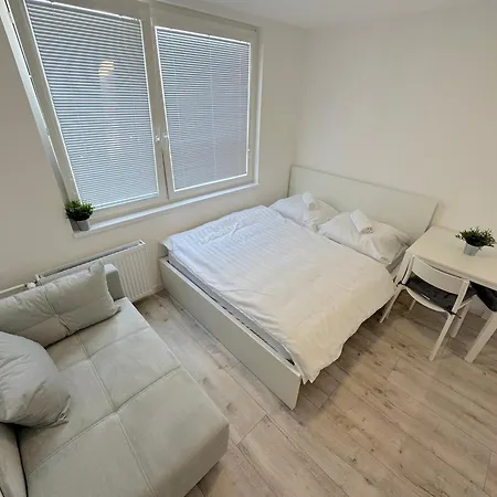 Krasny - Nedaleko Centra * Pressburg